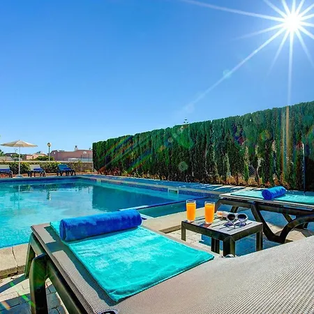Villa Mares By